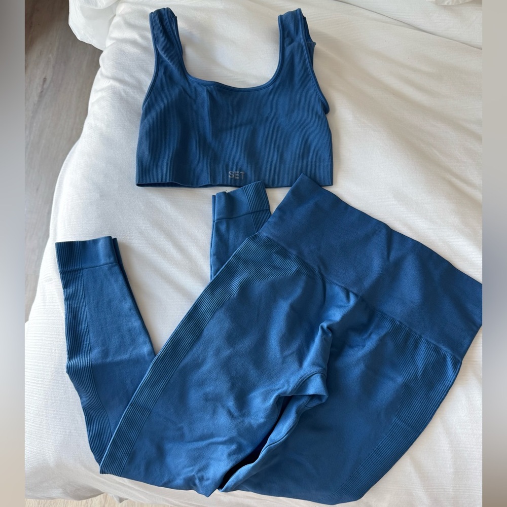 SET Active Sculptflex Box Cut Bra and Leggings in Crisp